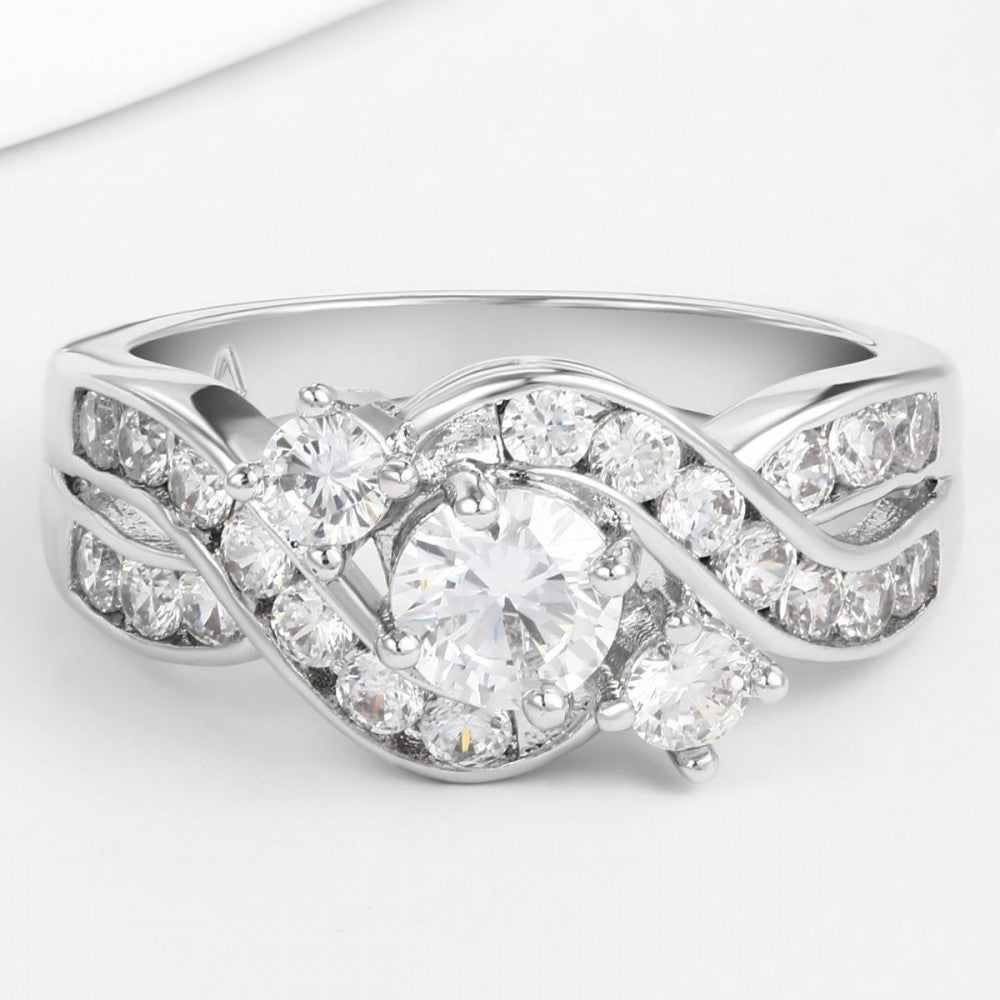 Anillo de Aleación Bañado en Oro con Cristal Emporia® Blanco