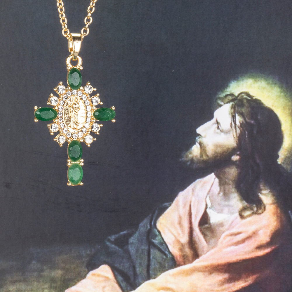 Cruz Collar de Aleación Bañado en Oro con Esmeralda y Cristal Emporia® Blanco ( Collar +Colgante )