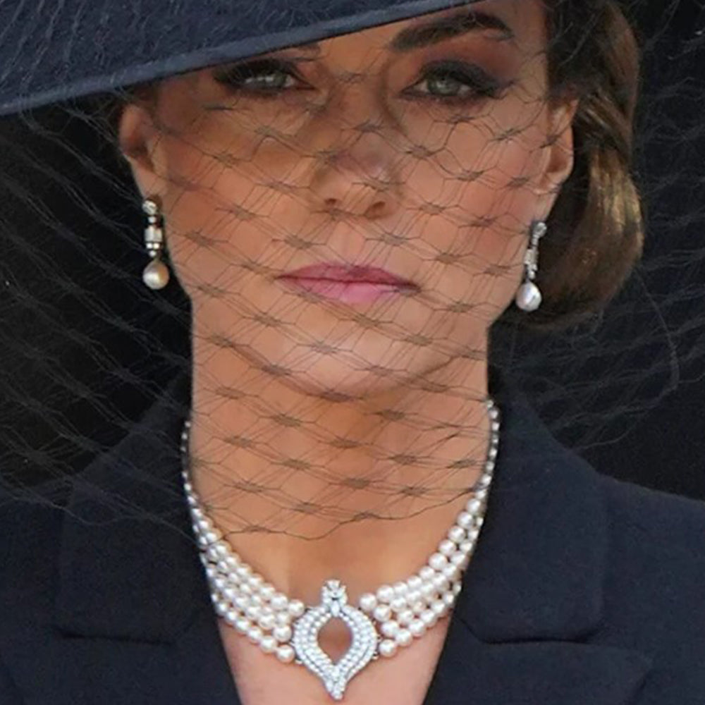 Conjunto de Aleación Bañado en Oro con Perla de cristal y Cristal Emporia® Blanco ( Collar +Pendientes )