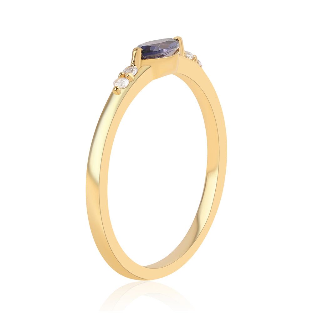 Anillo de Plata Bañada en Oro con Lolita y Topacio Blanco