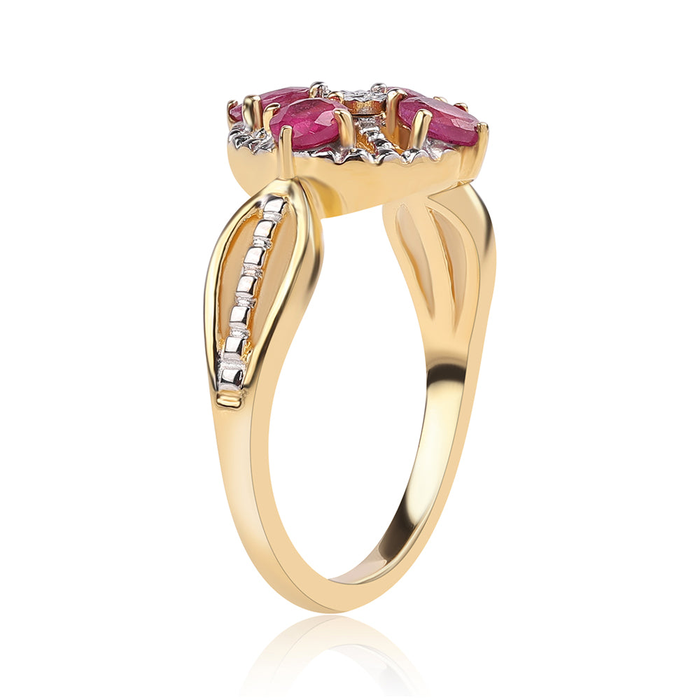 Anillo de Plata Bañada en Oro con Rubí de Mozambique y Topacio Blanco