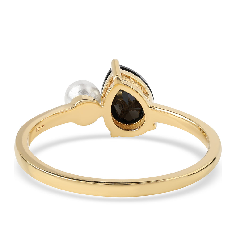 Anillo de Plata Bañada en Oro con Espinela Negra y Perla blanca de agua dulce