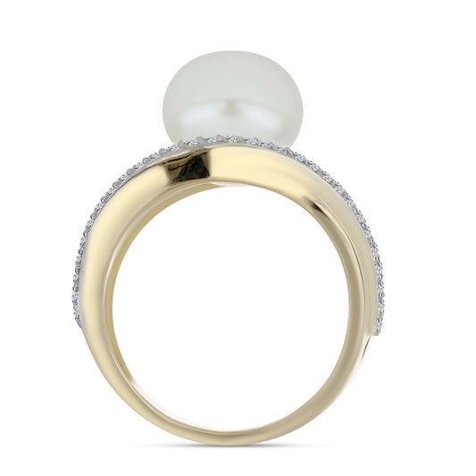 Anillo de Plata Bañada en Oro con Perla blanca de agua dulce y Topacio Blanco