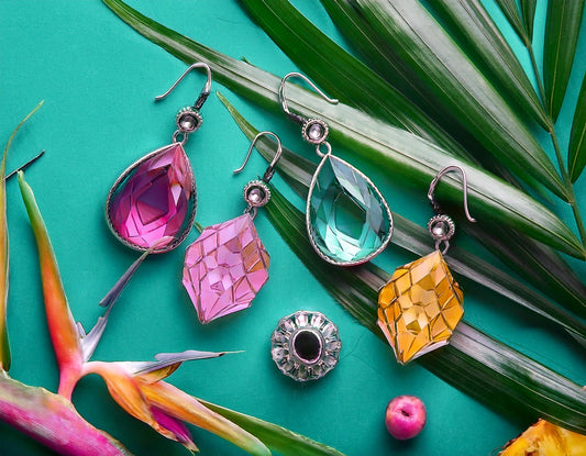 Guía de estilo de pendientes de mujer: ¿Cómo resaltar su belleza con las joyas adecuadas?