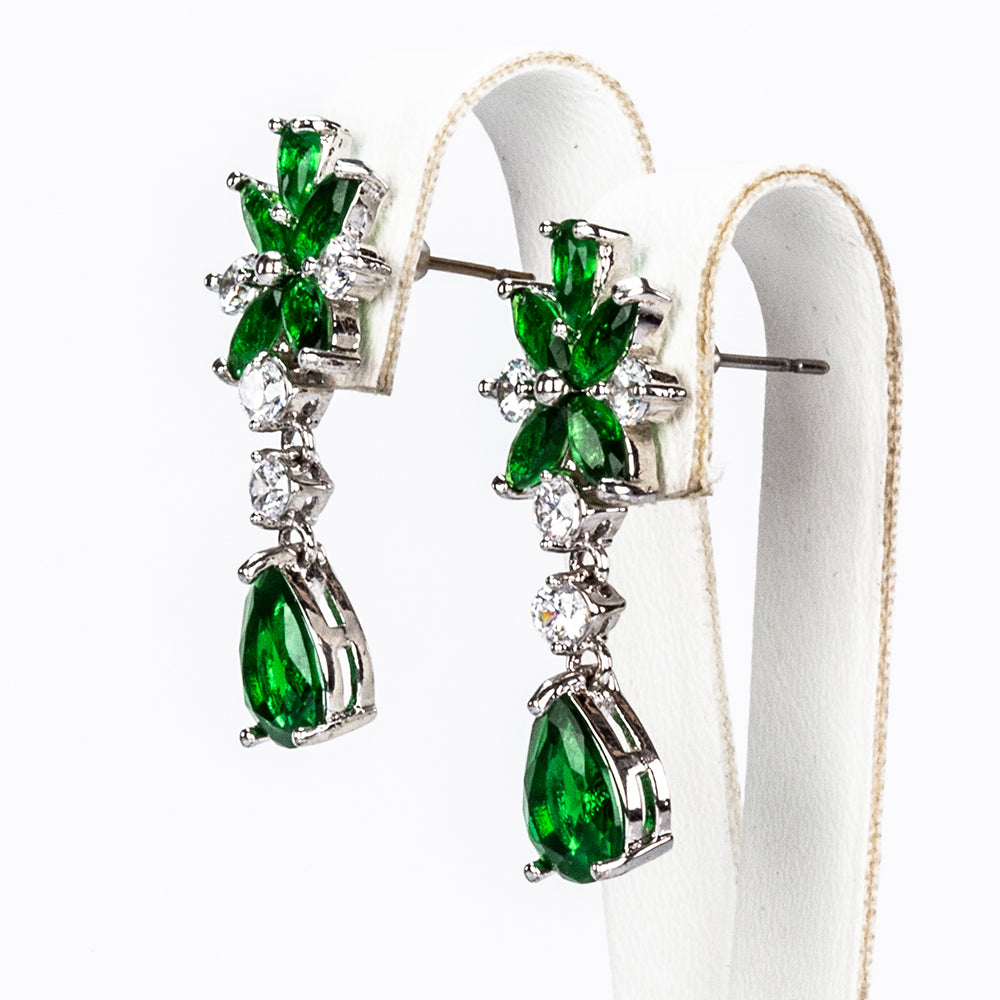 Conjunto de Aleación Bañado en Oro con Cristal Emporia® Verde ( Collar +Pendientes )