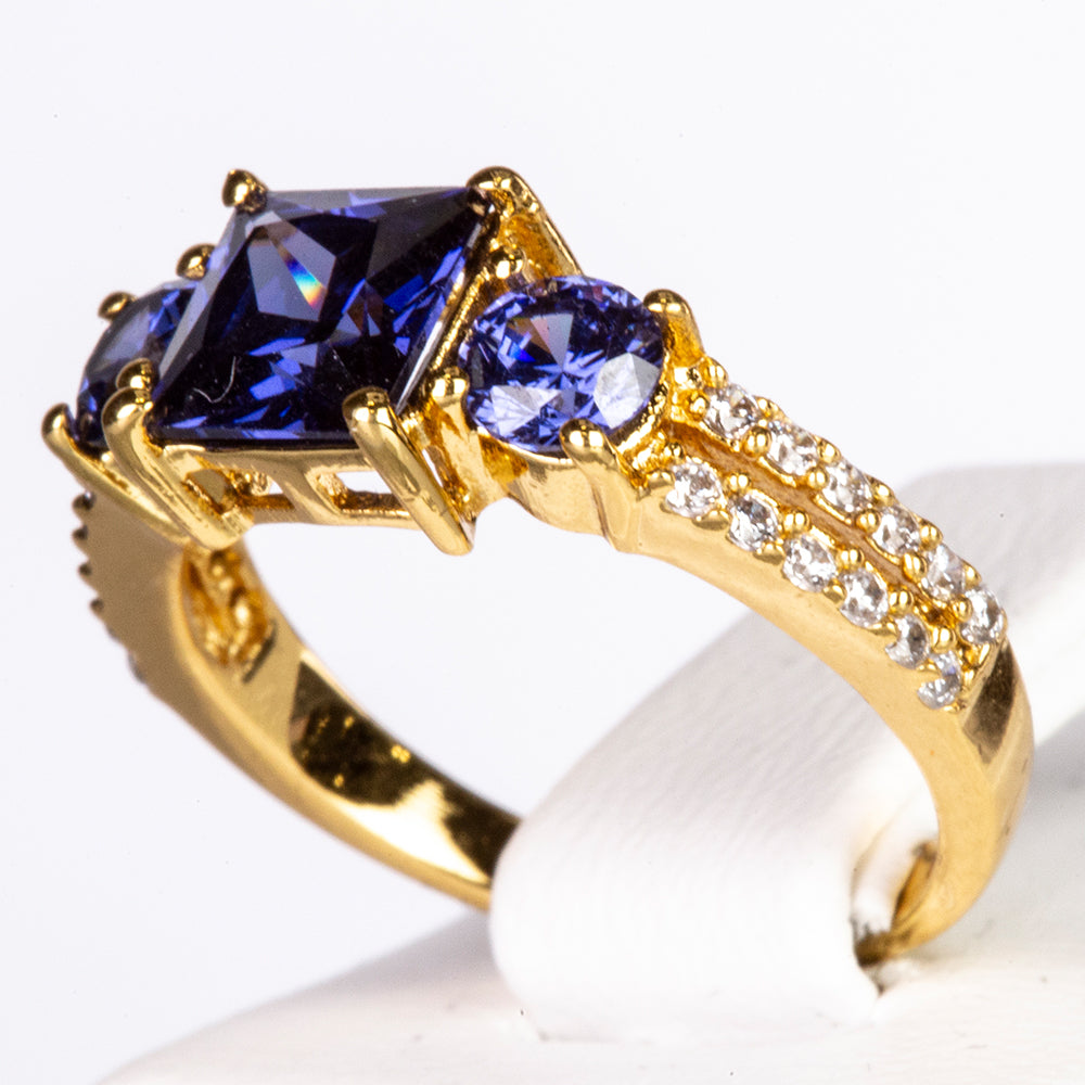 Anillo de Aleación Bañado en Oro con Cristal Emporia® Azul y Cristal Emporia® Blanco 2 