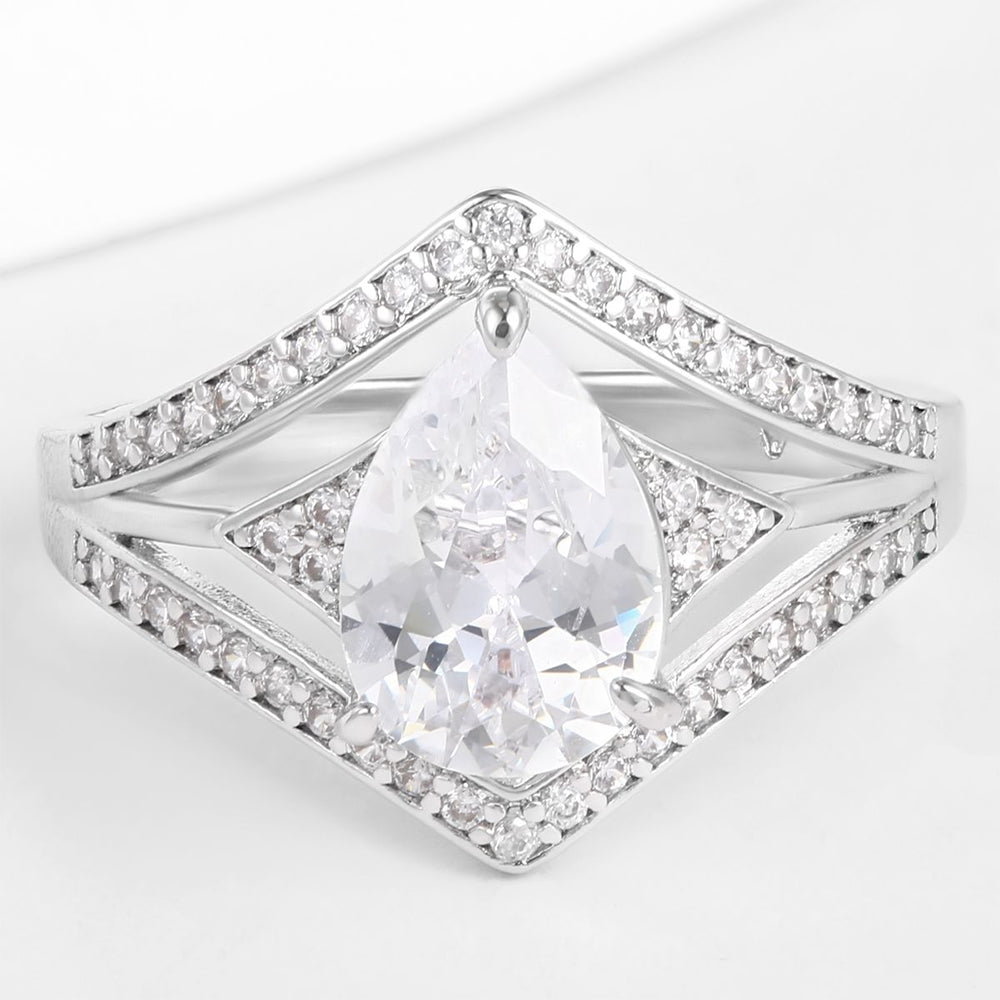 Anillo de Aleación Bañado en Oro con Cristal Emporia® Blanco 1 