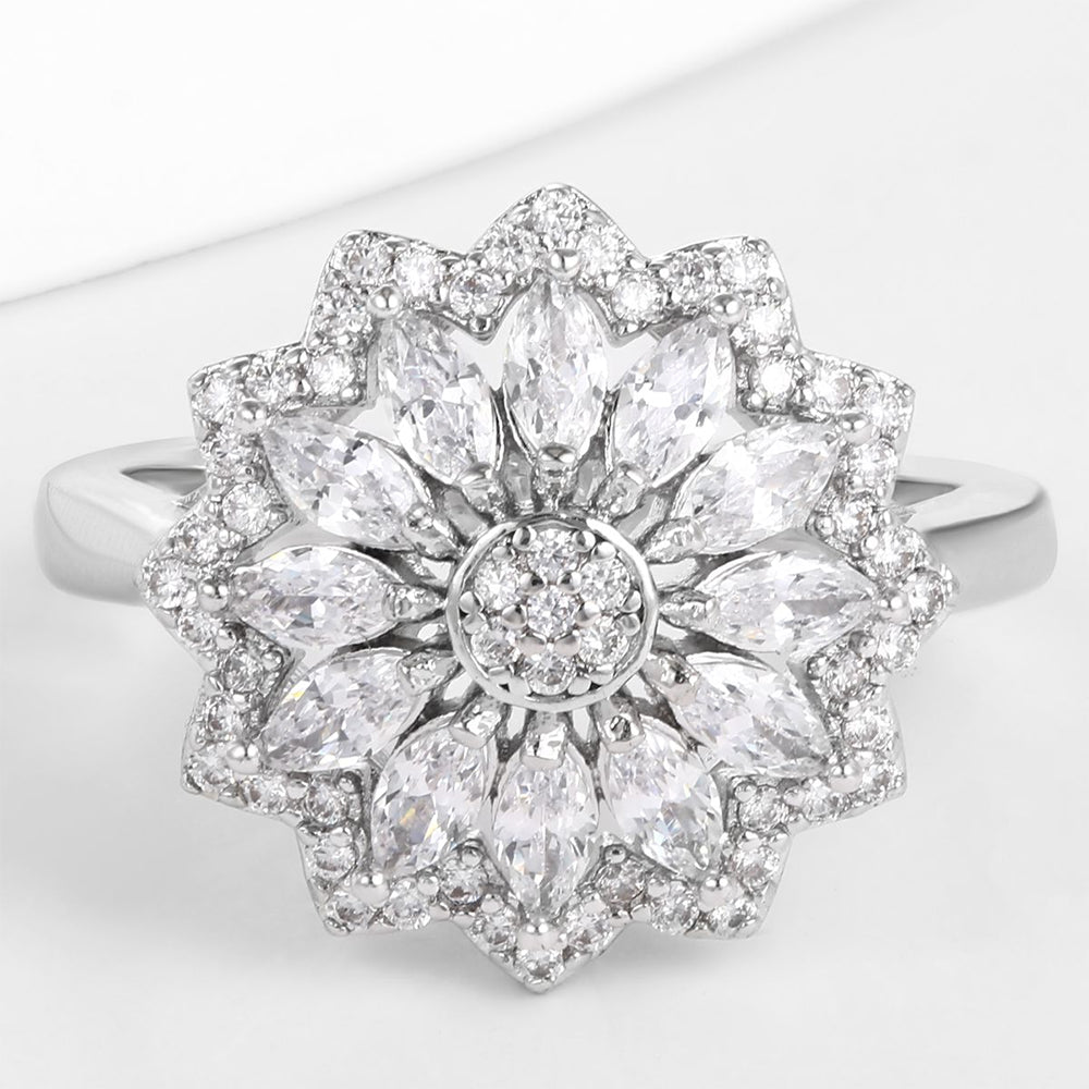 Anillo de Aleación Bañado en Oro con Cristal Emporia® Blanco 1 