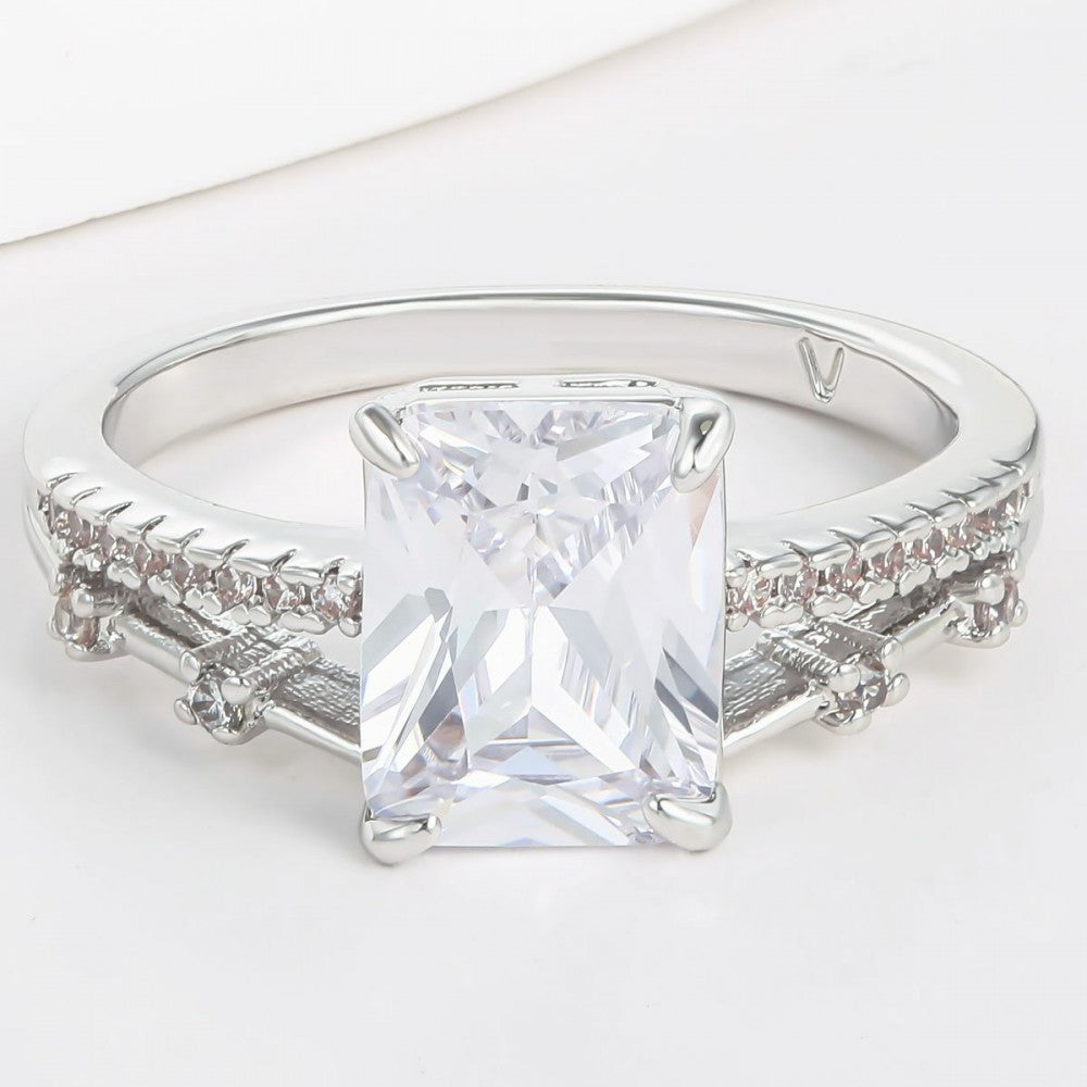 Anillo de Aleación Bañado en Oro con Cristal Emporia® Blanco