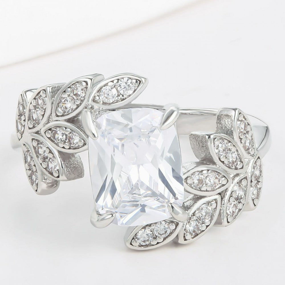Anillo de Aleación Bañado en Oro con Cristal Emporia® Blanco