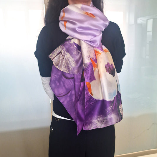 Bufanda con estampado de loto nocturno, color morado, 85 × 180 cm, 100 % seda vegana.