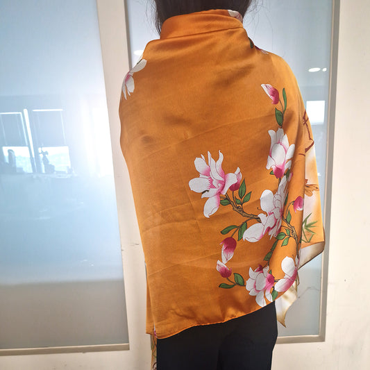 Bufanda con estampado inspirado en el Jardín del Edén, color naranja, 85 × 180 cm, 100 % seda vegana.
