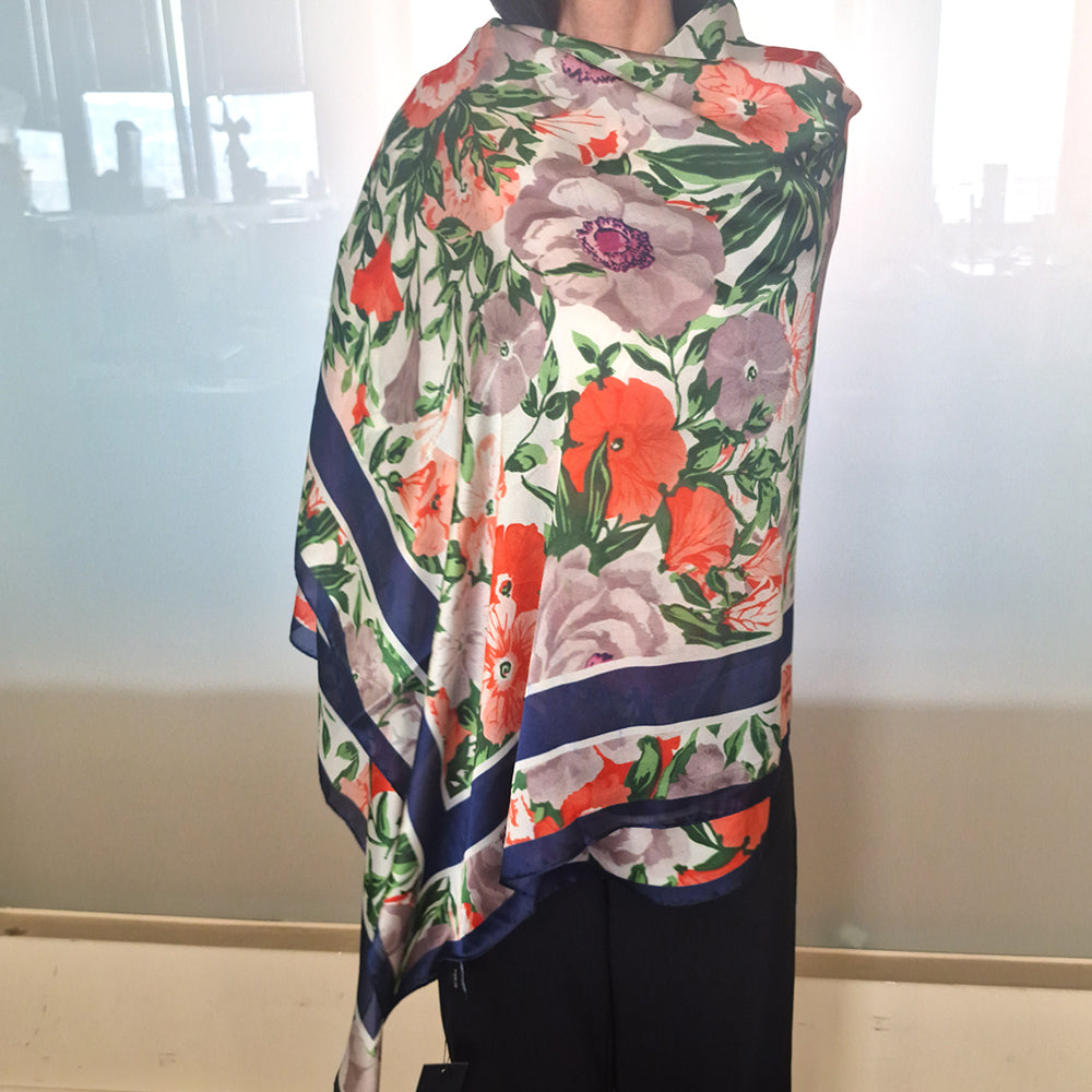 Bufanda con estampado de orquídeas, azul, 85 × 180 cm, 100 % seda vegana. 3 