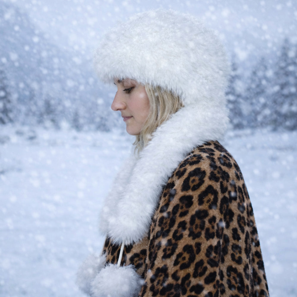 Gorro de invierno de piel sintética blanco con bufanda – talla única 5 