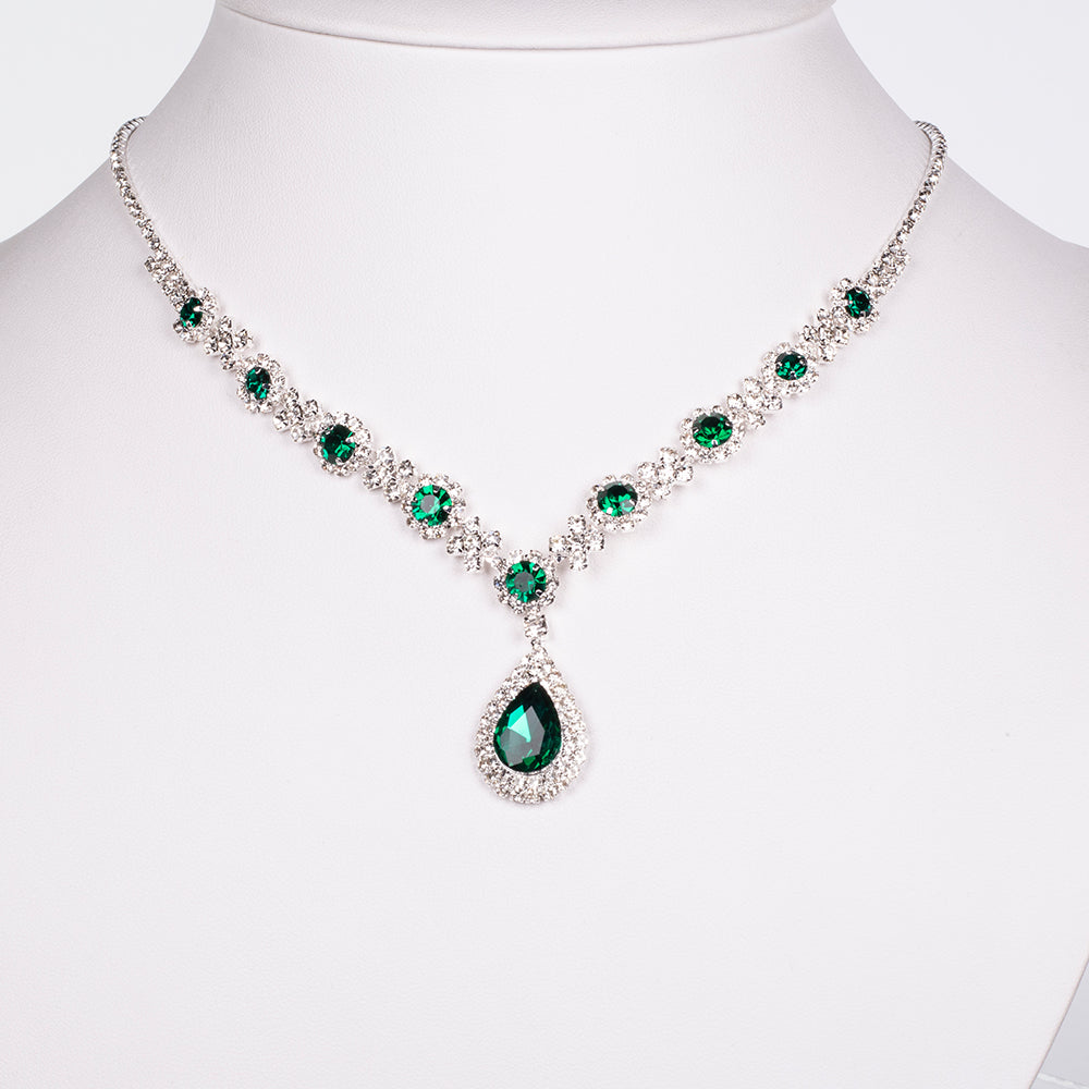 Conjunto de Aleación Bañado en Oro con Cristal Emporia® Verde y Cristal Emporia® Blanco ( Collar +Pendientes +Pulsera +Anillo )