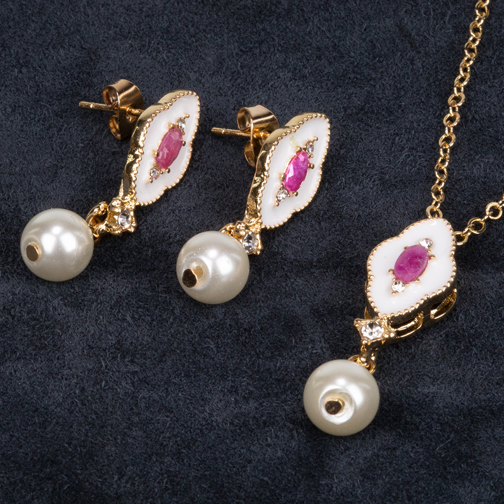 Conjunto de Aleación Bañado en Oro con Rubí y Perla de cristal ( Collar +Pendientes +Colgante ) 2 
