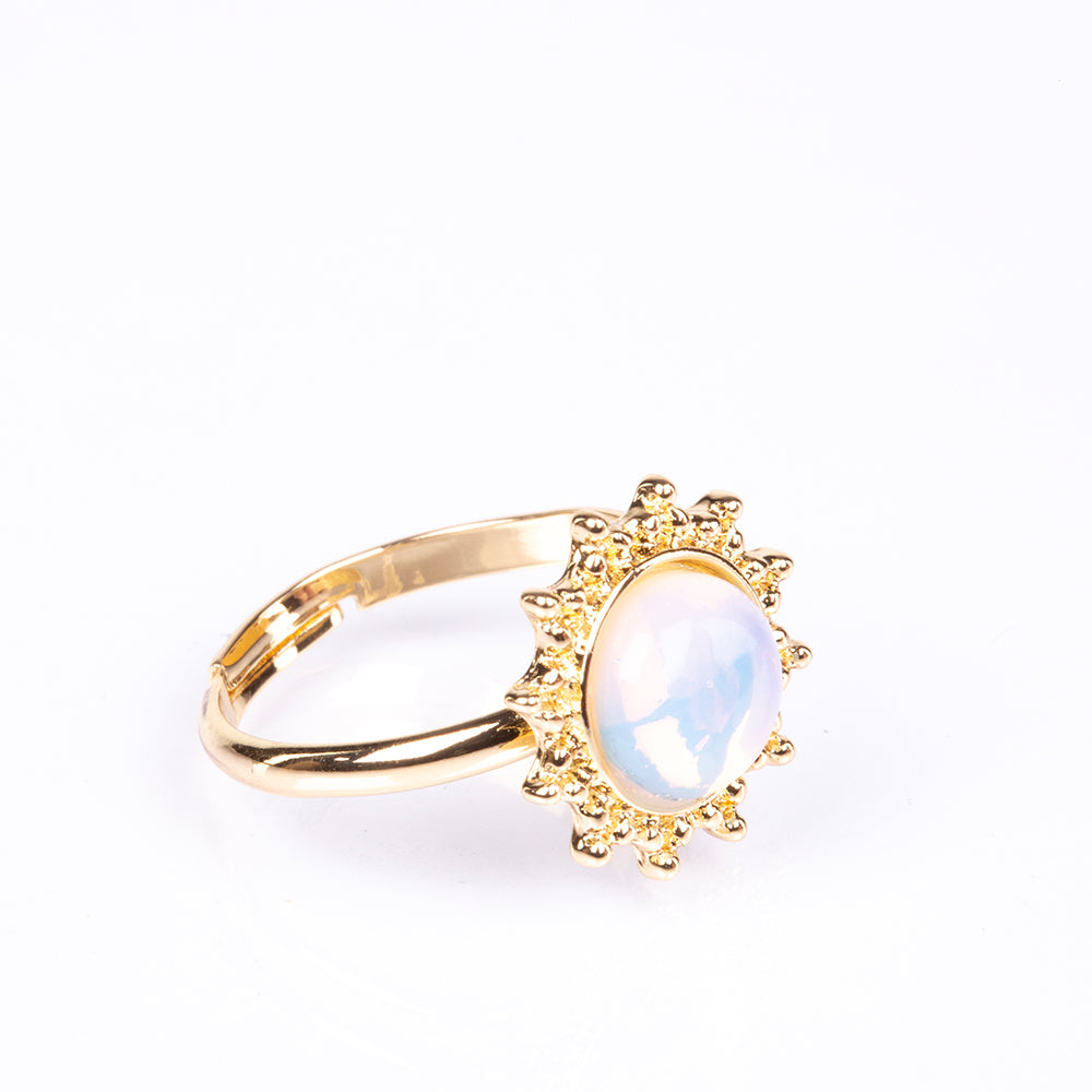 Anillo de Aleación Bañado en Oro con Piedra Lunar