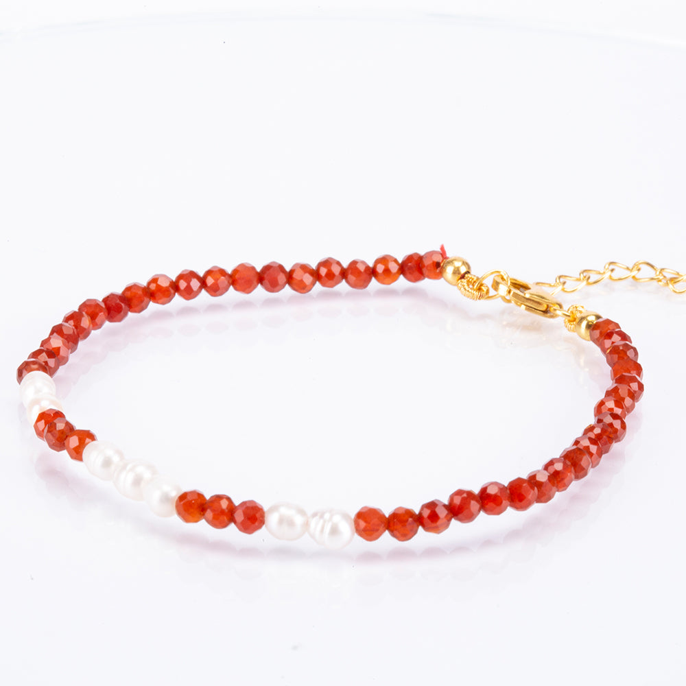 Conjunto de Plata Bañada en Oro con Ónice rojo y Perla de concha ( Collar +Pulsera )