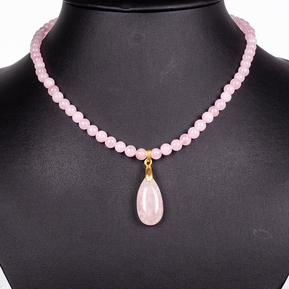 Collar de Aleación Bañado en Oro con Cuarzo Rosado