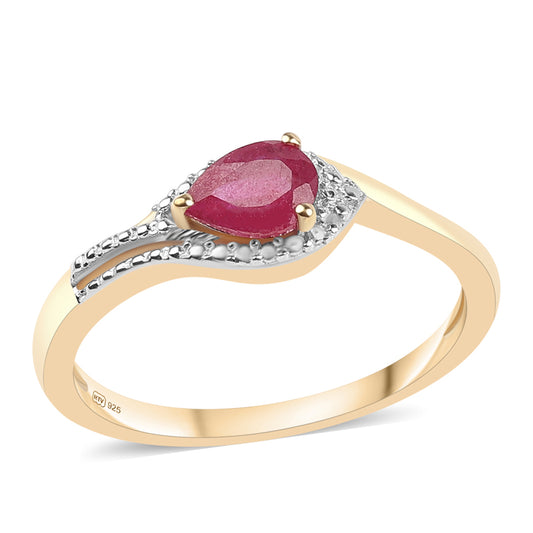 Anillo de Plata Bañada en Oro con Rubí de Mozambique y Topacio Blanco