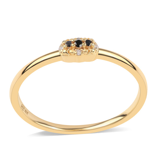 Anillo de Plata Bañada en Oro con Diamante Negro y Diamante blanco