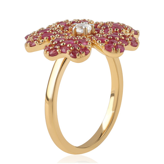 Anillo de Plata Bañada en Oro con Rubí de Mozambique y Topacio Blanco