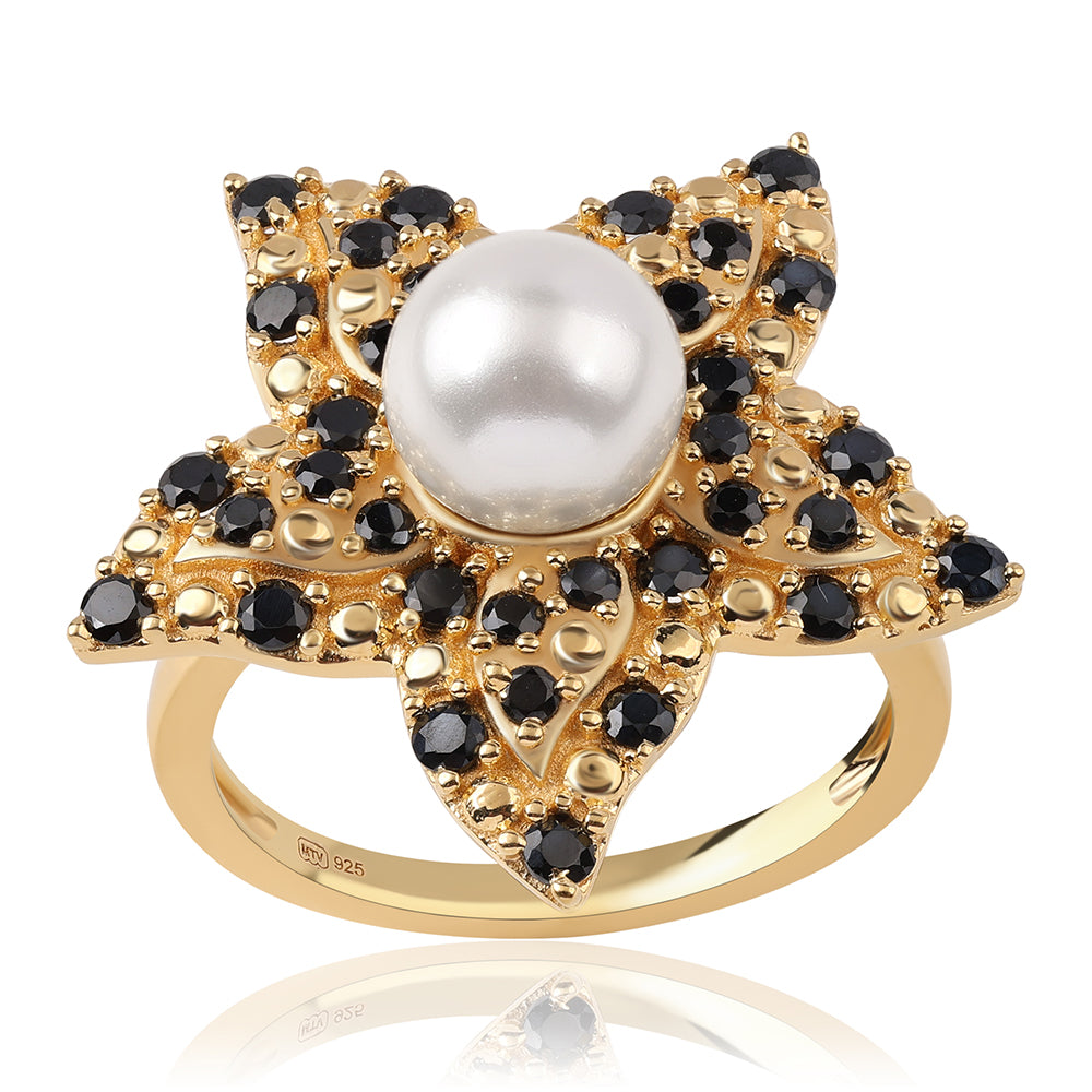 Anillo de Plata Bañada en Oro con Espinela Negra y Perla blanca de agua dulce