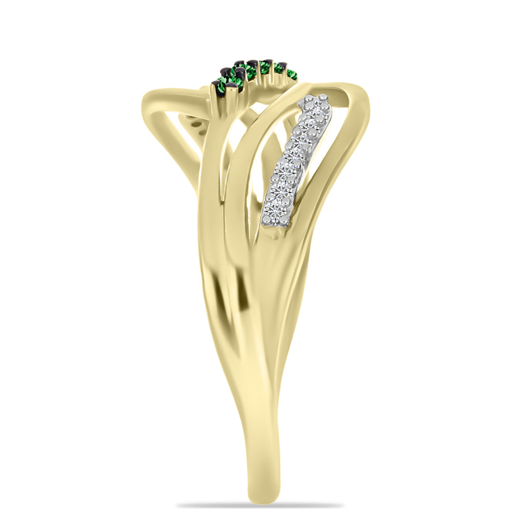 Anillo de Plata Bañada en Oro con Diamante Verde y Diamante blanco