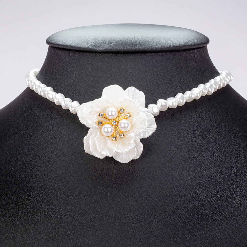 Collar de Aleación Bañado en Oro con Perla de cristal y Cristal Emporia® Blanco 1 