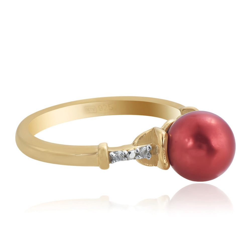 Anillo de Plata Bañada en Oro con Perla roja de río y Topacio Blanco