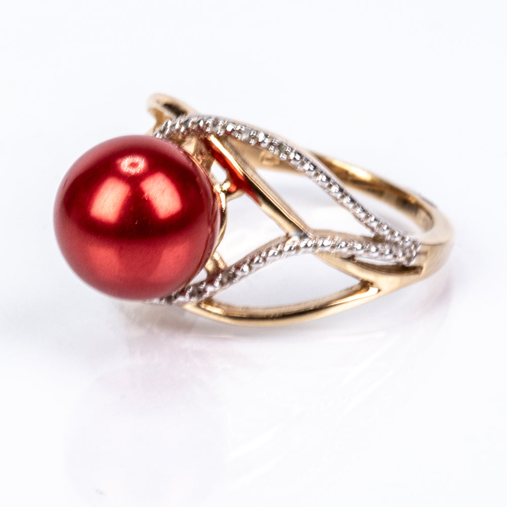 Anillo de Plata Bañada en Oro con Perla roja de río y Topacio Blanco 5 