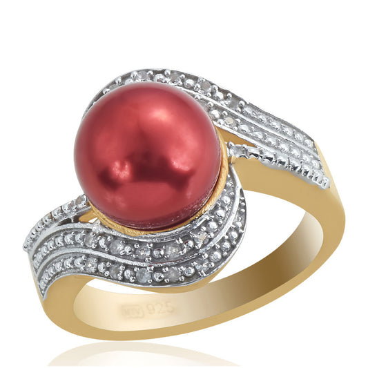 Anillo de Plata Bañada en Oro con Perla roja de río y Topacio Blanco