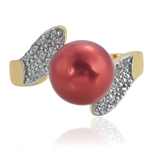 Anillo de Plata Bañada en Oro con Perla roja de río y Topacio Blanco