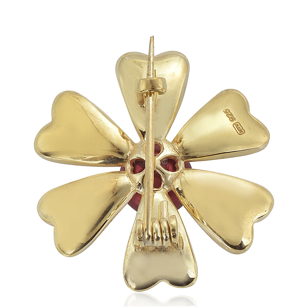 Broche de Plata Bañada en Oro con Perla roja de río y Topacio Blanco