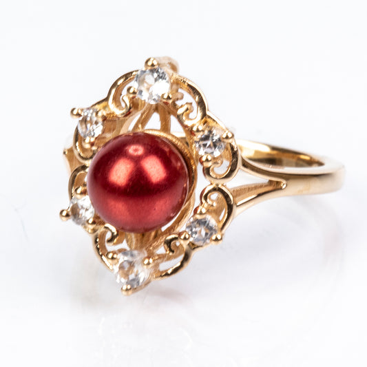 Anillo de Plata Bañada en Oro con Perla roja de río y Topacio Blanco