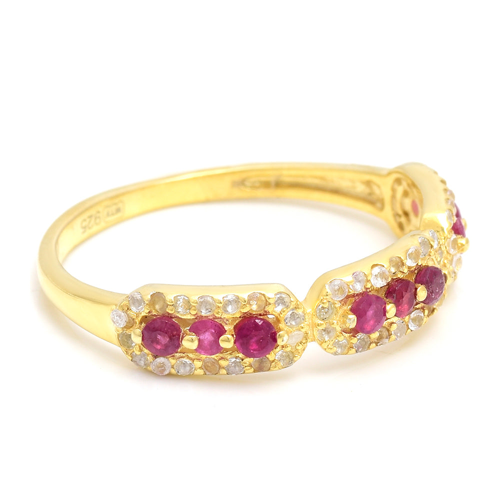 Anillo de Plata Bañada en Oro con Rubí de Madagascar y Topacio Blanco