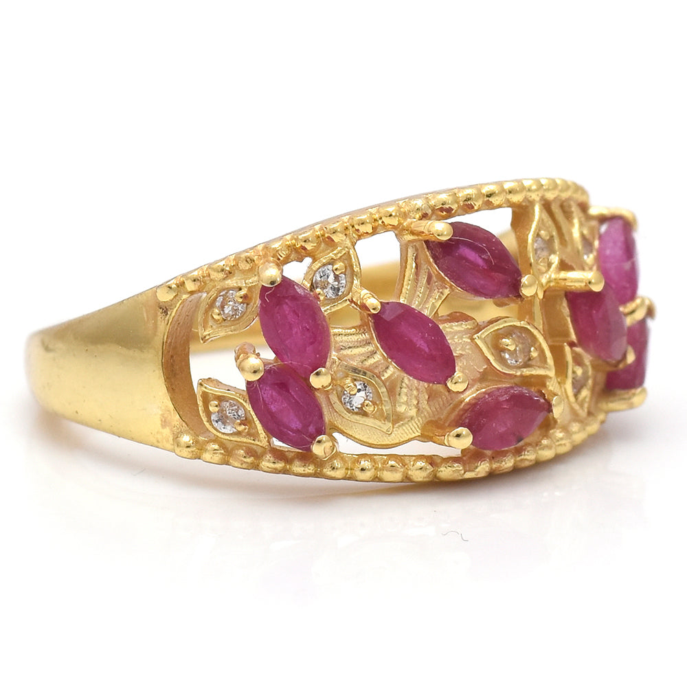 Anillo de Plata Bañada en Oro con Rubí de Madagascar y Topacio Blanco 3 