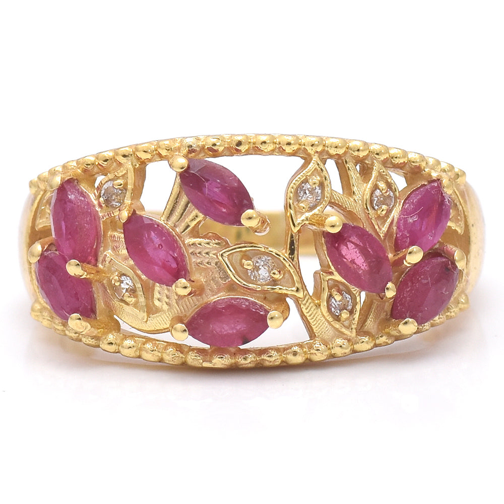 Anillo de Plata Bañada en Oro con Rubí de Madagascar y Topacio Blanco 2 