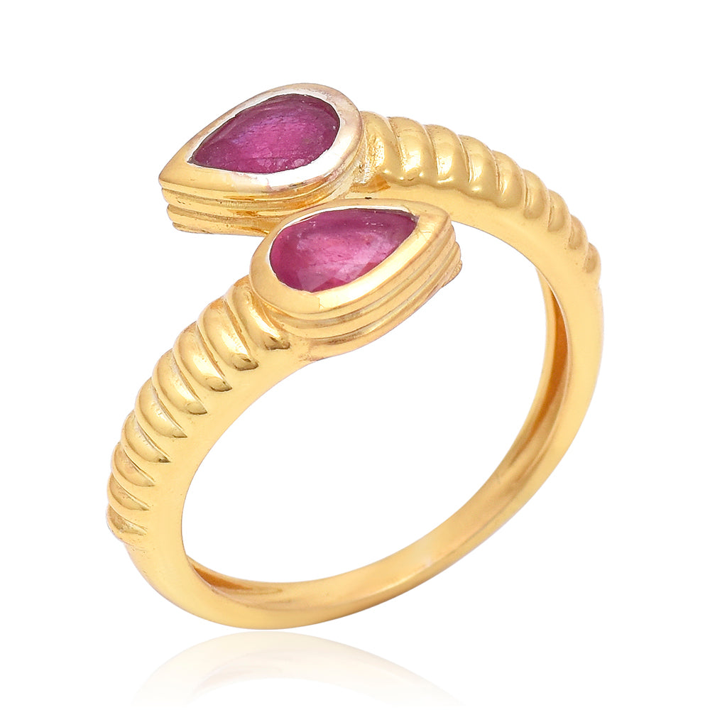 Anillo de Plata Bañada en Oro con Rubí de Madagascar