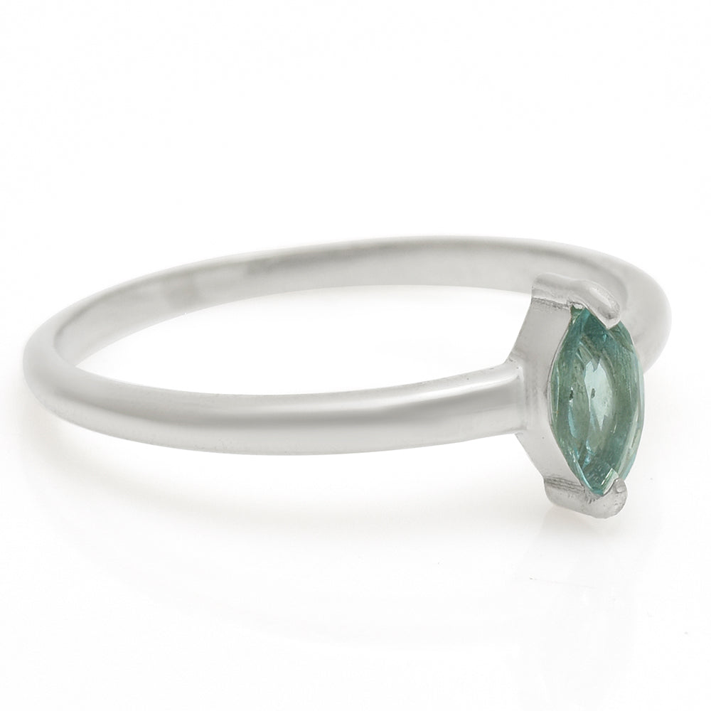 Anillo de Plata con Apatita azul de Madagascar