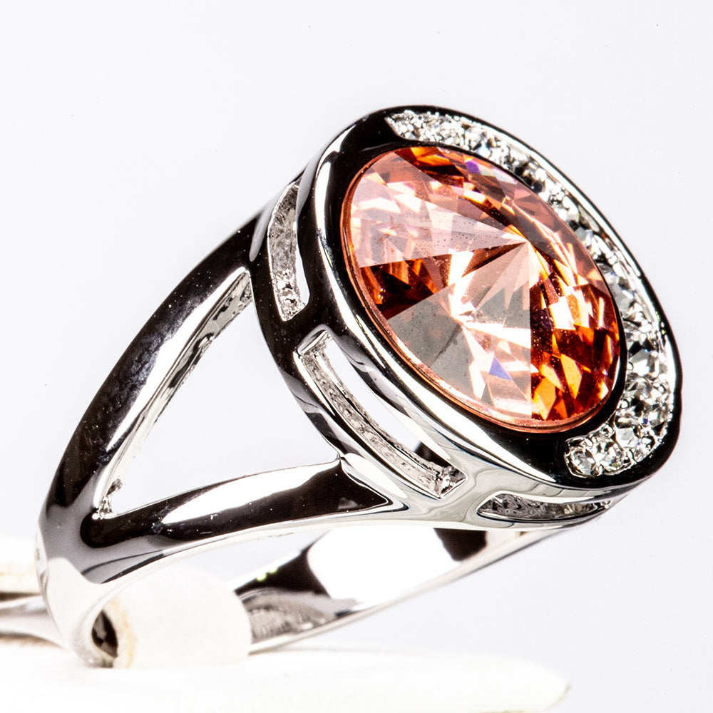 Anillo de Aleación Bañado en Oro Blanco con Cristal Emporia® Rojo