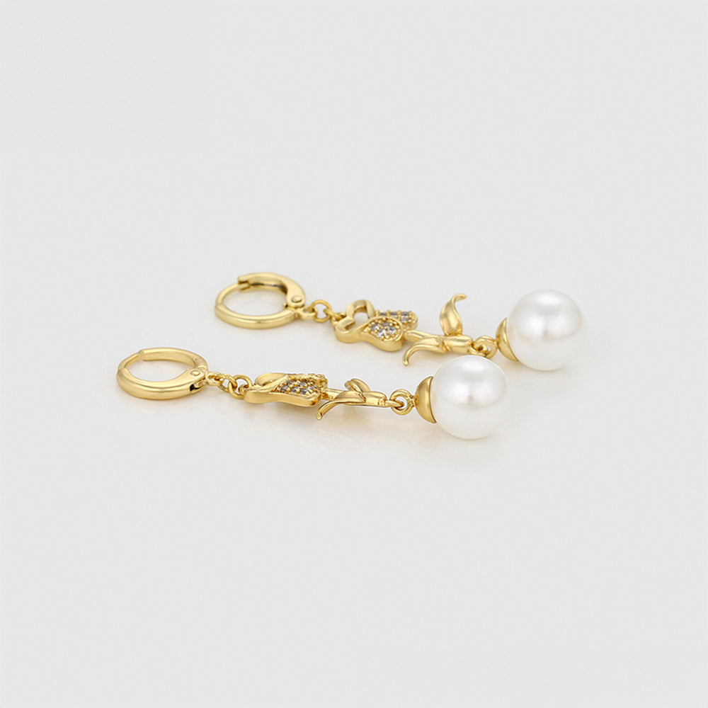 Pendientes de Aleación Bañado en Oro con Perla de cristal y Cristal Emporia® Blanco 5 