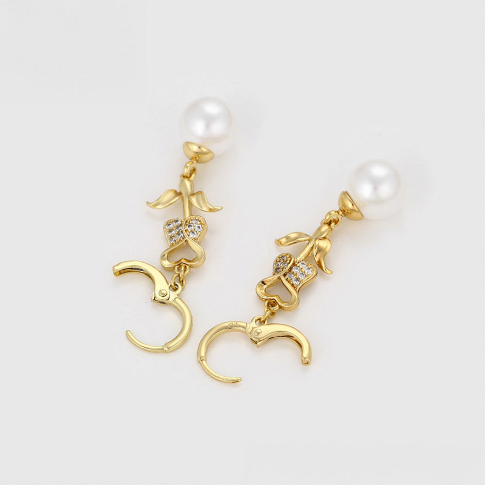 Pendientes de Aleación Bañado en Oro con Perla de cristal y Cristal Emporia® Blanco 6 