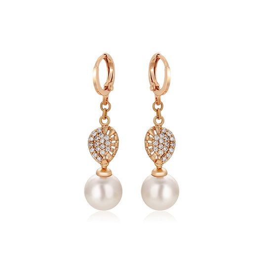 Pendientes de Aleación Bañado en Oro con Perla de cristal y Cristal Emporia® Blanco