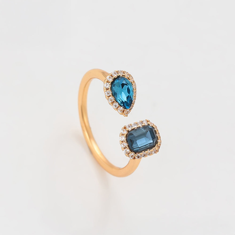 Anillo de Aleación Bañado en Oro con Cristal Emporia® Azul y Cristal Emporia® Blanco
