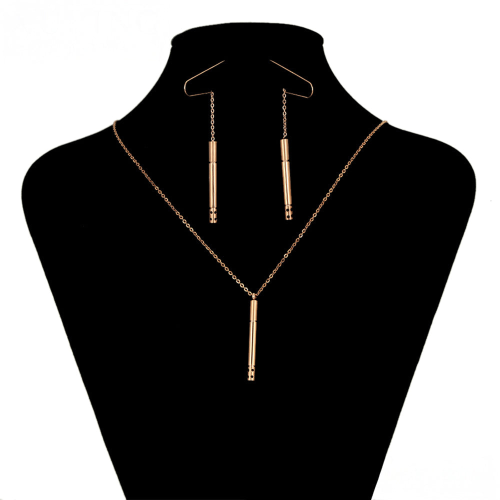 Conjunto de Aleación Bañado en Oro con Cristal Emporia® Rojo ( Collar +Pendientes +Colgante )