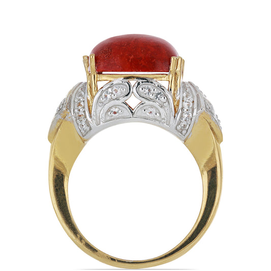 Anillo de Plata Bañada en Oro con Coral de Esponja Roja y Topacio Blanco