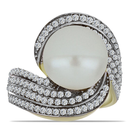 Anillo de Plata Bañada en Oro con Perla blanca de agua dulce y Topacio Blanco