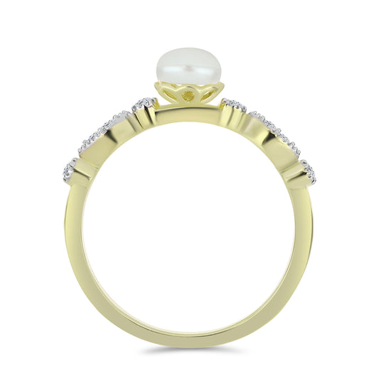 Anillo de Plata Bañada en Oro con Perla blanca de agua dulce y Topacio Blanco