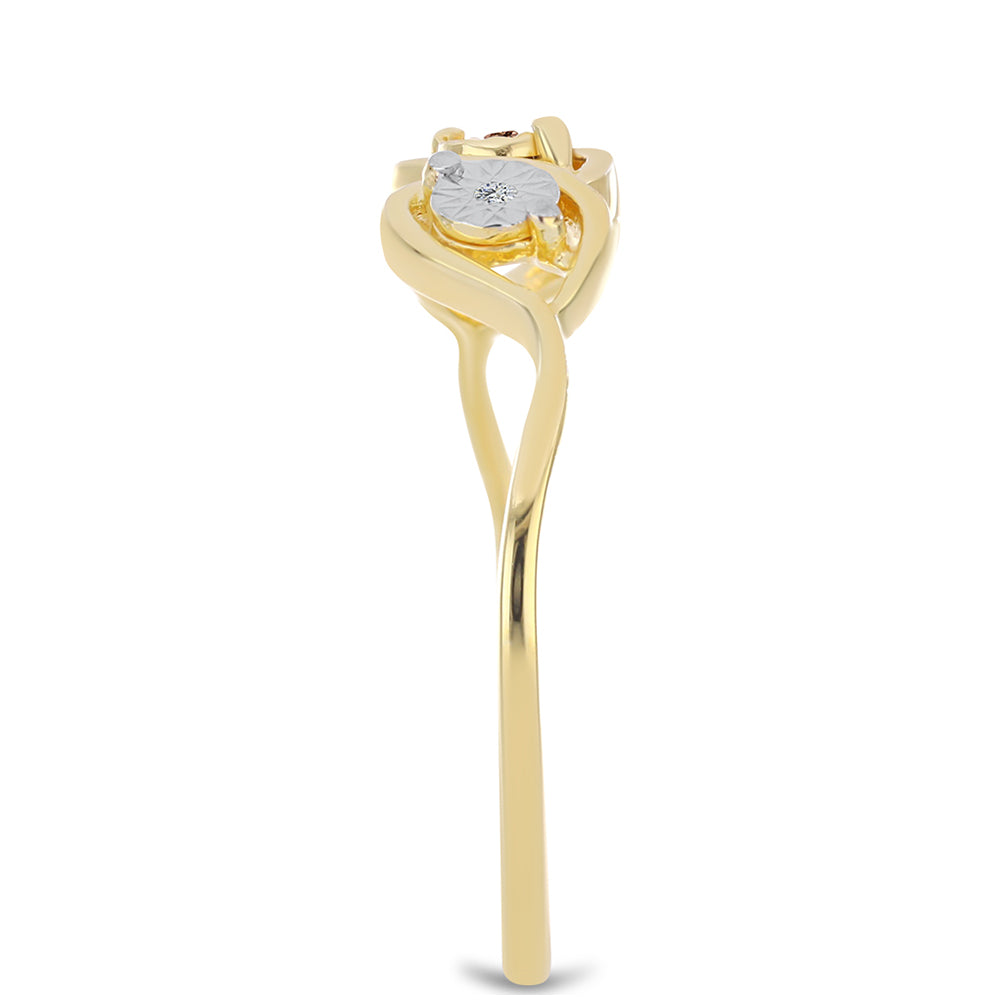 Anillo de Plata Bañada en Oro con Diamante Cognac y Topacio Blanco